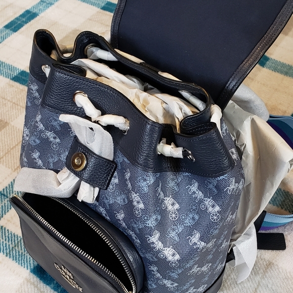 🎄Back Pack 📚 🎄 - Picture 4 of 7